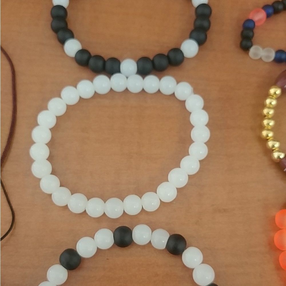 Handmade name bracelets   - Picture 9 of 9